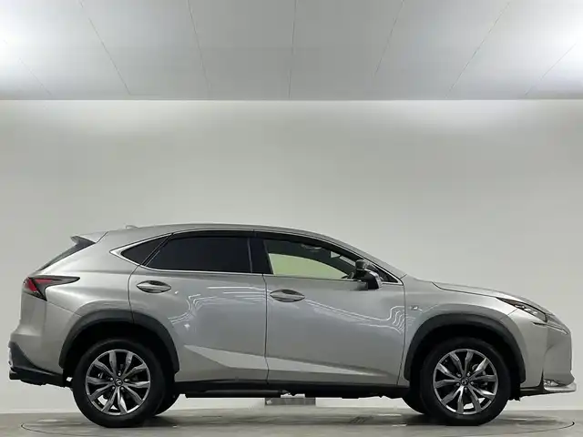 レクサス ＮＸ 200t Fスポーツ 埼玉県 2016(平28)年 3.1万km ソニックチタニウム ３眼ＬＥＤサンルーフ　ＴＲＤマフラー　純正ナビ　ＴＲＤリアアンダースポイラー　Ｂカメラ　フルセグＴＶ　シートヒーター　エアシート　ＥＴＣ　ドライブレコーダー　パワーシート　追従走行　禁煙