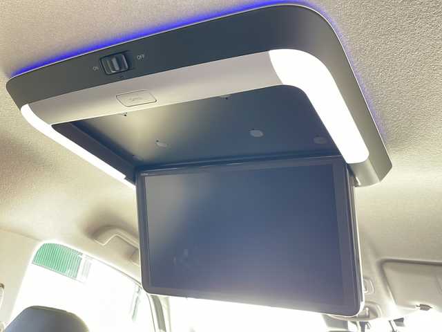 ホンダ フリード ハイブリット クロスター 福岡県 2023(令5)年 4.1万km プラチナホワイトパール 純正9インチナビ/（AppleCarPlay/TV/DVD/CD/HDMI/USB/AM/FM）/バックカメラ/純正15.6インチフリップダウンモニター（VM-231FE）/両側パワースライドドア/レーダークルーズコントロール/純正前方ドライブレコーダー/シートヒーター/純正15インチホイール/車線逸脱警報/横滑り防止装置/プリクラッシュ/LEDヘッドライト/後席テーブル/後席サンシェード/スペアキー/スマートキー/純正ドアバイザー/ステアリングスイッチ/電格ミラー/純正フロアマット