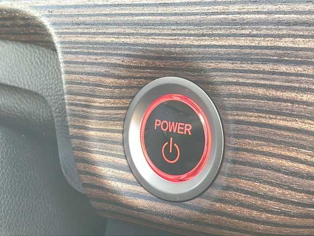 ホンダ フリード ハイブリット クロスター 福岡県 2023(令5)年 4.1万km プラチナホワイトパール 純正9インチナビ/（AppleCarPlay/TV/DVD/CD/HDMI/USB/AM/FM）/バックカメラ/純正15.6インチフリップダウンモニター（VM-231FE）/両側パワースライドドア/レーダークルーズコントロール/純正前方ドライブレコーダー/シートヒーター/純正15インチホイール/車線逸脱警報/横滑り防止装置/プリクラッシュ/LEDヘッドライト/後席テーブル/後席サンシェード/スペアキー/スマートキー/純正ドアバイザー/ステアリングスイッチ/電格ミラー/純正フロアマット