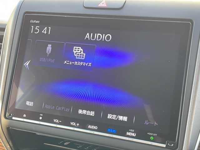 ホンダ フリード ハイブリット クロスター 福岡県 2023(令5)年 4.1万km プラチナホワイトパール 純正9インチナビ/（AppleCarPlay/TV/DVD/CD/HDMI/USB/AM/FM）/バックカメラ/純正15.6インチフリップダウンモニター（VM-231FE）/両側パワースライドドア/レーダークルーズコントロール/純正前方ドライブレコーダー/シートヒーター/純正15インチホイール/車線逸脱警報/横滑り防止装置/プリクラッシュ/LEDヘッドライト/後席テーブル/後席サンシェード/スペアキー/スマートキー/純正ドアバイザー/ステアリングスイッチ/電格ミラー/純正フロアマット