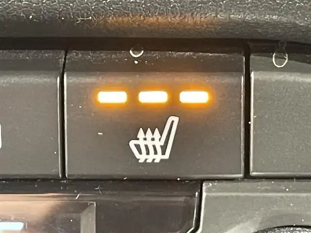 マツダ ＣＸ－５ XD ブラックトーンエディション 愛知県 2020(令2)年 3.2万km ソウルレッドクリスタルM 純正１０．２５インチナビ　/（AM/FM/USB/フルセグTV/スマホ連携)/３６０°ビューモニター　/ｉ－ＡＣＴＩＶＳＥＮＳＥ　/　　-アダプティブLEDヘッドライト/　　-車線逸脱警報システム/　　-車間認知支援/　　-レーダークルーズコントロール/　　-ブラインドスポットモニター（ＢＳＭ)/シートヒーター　/電動バックドア　/ステアリングヒーター　/ヘッドアップディスプレイ　/D席メモリ機能付パワーシート　/クリアランスソナー/アイドリングストップ/ISOFIX/（初年度登録2020年11月）