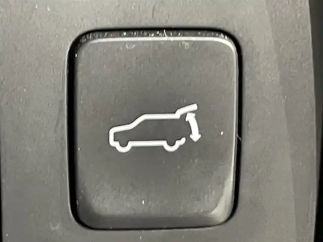 マツダ ＣＸ－５ XD ブラックトーンエディション 愛知県 2020(令2)年 3.2万km ソウルレッドクリスタルM 純正１０．２５インチナビ　/（AM/FM/USB/フルセグTV/スマホ連携)/３６０°ビューモニター　/ｉ－ＡＣＴＩＶＳＥＮＳＥ　/　　-アダプティブLEDヘッドライト/　　-車線逸脱警報システム/　　-車間認知支援/　　-レーダークルーズコントロール/　　-ブラインドスポットモニター（ＢＳＭ)/シートヒーター　/電動バックドア　/ステアリングヒーター　/ヘッドアップディスプレイ　/D席メモリ機能付パワーシート　/クリアランスソナー/アイドリングストップ/ISOFIX/（初年度登録2020年11月）