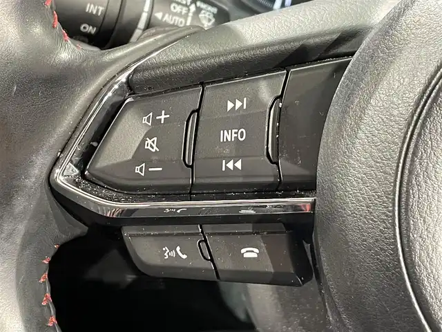 マツダ ＣＸ－５ XD ブラックトーンエディション 愛知県 2020(令2)年 3.2万km ソウルレッドクリスタルM 純正１０．２５インチナビ　/（AM/FM/USB/フルセグTV/スマホ連携)/３６０°ビューモニター　/ｉ－ＡＣＴＩＶＳＥＮＳＥ　/　　-アダプティブLEDヘッドライト/　　-車線逸脱警報システム/　　-車間認知支援/　　-レーダークルーズコントロール/　　-ブラインドスポットモニター（ＢＳＭ)/シートヒーター　/電動バックドア　/ステアリングヒーター　/ヘッドアップディスプレイ　/D席メモリ機能付パワーシート　/クリアランスソナー/アイドリングストップ/ISOFIX/（初年度登録2020年11月）