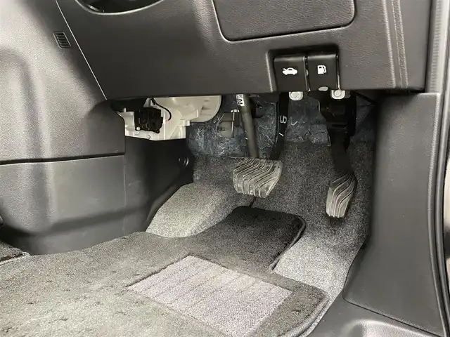 日産 セレナ ハイウェイスター V 大分県 2021(令3)年 1.2万km ダイヤモンドブラック 純正10インチナビ/ーフルセグTV/ーBluetooth/ーDISC/アラウンドビューモニター/インテリジェントルームミラー/純正フリップダウンモニター(リモコン付)/エマージェンシーブレーキ/プロパイロット/両側パワースライドドア/駐車支援/ふらつき警報/車線逸脱警報/車線逸脱防止支援/後側方車両検知警報/後側方衝突防止支援/速度標識表示/道路標識表示/純正16インチアルミホイール/純正フロアマット/ロールサンシェード/LEDヘッドライト/オートライト/レーダークルーズコントロール/プッシュスタート/スマートキー/保証書/取扱説明書