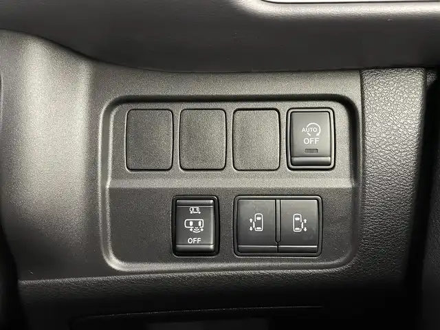 日産 セレナ ハイウェイスター V 大分県 2021(令3)年 1.2万km ダイヤモンドブラック 純正10インチナビ/ーフルセグTV/ーBluetooth/ーDISC/アラウンドビューモニター/インテリジェントルームミラー/純正フリップダウンモニター(リモコン付)/エマージェンシーブレーキ/プロパイロット/両側パワースライドドア/駐車支援/ふらつき警報/車線逸脱警報/車線逸脱防止支援/後側方車両検知警報/後側方衝突防止支援/速度標識表示/道路標識表示/純正16インチアルミホイール/純正フロアマット/ロールサンシェード/LEDヘッドライト/オートライト/レーダークルーズコントロール/プッシュスタート/スマートキー/保証書/取扱説明書