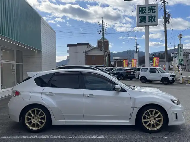 スバル インプレッサ ＷＲＸ STI A－Line 岐阜県 2014(平26)年 4.5万km サテンホワイトパール ４WD/社外ナビ【AVIC-RZ710】/(AM/FM/CD/DVD/Bluetooth)/ハーフレザーシート/パワーシート/クルーズコントロール/スマートキー/バックカメラ/ドライブレコーダー/純正アルミホイール/ETC/横滑り防止装置/スペアキー