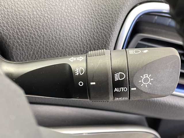 トヨタ プリウス Sツーリングセレクション 栃木県 2021(令3)年 0.6万km グレーメタリック 純正ナビ/(Bluetooth・USB)/全方位カメラ/バックカメラ/トヨタセーフティセンス/ ・プリクラッシュセーフティ/ ・レーンキープアシスト/ ・レーダークルーズコントロール/ ・オートハイビーム/前後コーナーセンサー/パーキングサポートブレーキ/ETC2.0/合皮シート/前席シートヒーター/ステアリングスイッチ/LEDヘッドライト/オートライト/フォグランプ/スマートキー/スペアキー1本