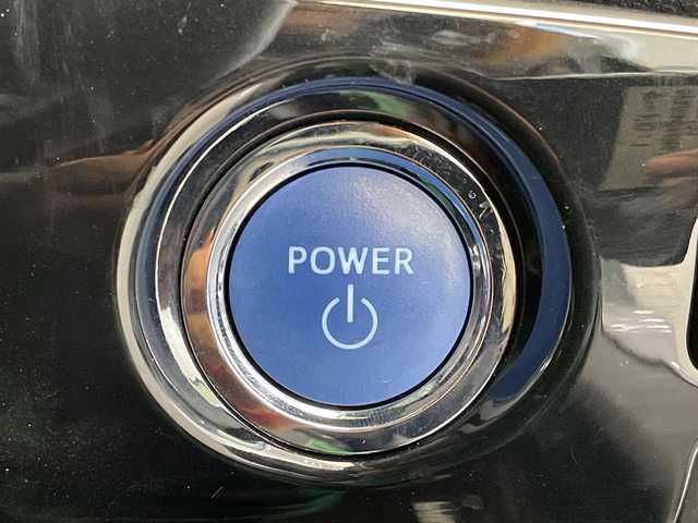 トヨタ プリウス Sツーリングセレクション 栃木県 2021(令3)年 0.6万km グレーメタリック 純正ナビ/(Bluetooth・USB)/全方位カメラ/バックカメラ/トヨタセーフティセンス/ ・プリクラッシュセーフティ/ ・レーンキープアシスト/ ・レーダークルーズコントロール/ ・オートハイビーム/前後コーナーセンサー/パーキングサポートブレーキ/ETC2.0/合皮シート/前席シートヒーター/ステアリングスイッチ/LEDヘッドライト/オートライト/フォグランプ/スマートキー/スペアキー1本