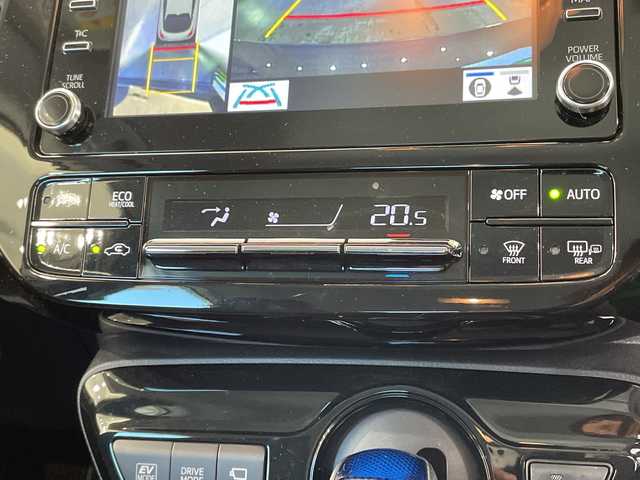 トヨタ プリウス Sツーリングセレクション 栃木県 2021(令3)年 0.6万km グレーメタリック 純正ナビ/(Bluetooth・USB)/全方位カメラ/バックカメラ/トヨタセーフティセンス/ ・プリクラッシュセーフティ/ ・レーンキープアシスト/ ・レーダークルーズコントロール/ ・オートハイビーム/前後コーナーセンサー/パーキングサポートブレーキ/ETC2.0/合皮シート/前席シートヒーター/ステアリングスイッチ/LEDヘッドライト/オートライト/フォグランプ/スマートキー/スペアキー1本