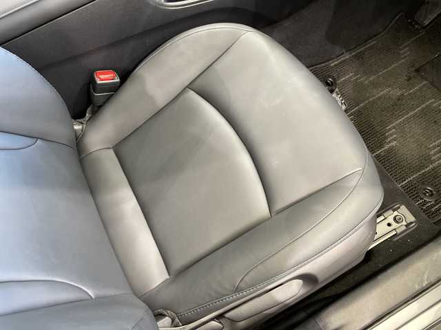 トヨタ プリウス Sツーリングセレクション 栃木県 2021(令3)年 0.6万km グレーメタリック 純正ナビ/(Bluetooth・USB)/全方位カメラ/バックカメラ/トヨタセーフティセンス/ ・プリクラッシュセーフティ/ ・レーンキープアシスト/ ・レーダークルーズコントロール/ ・オートハイビーム/前後コーナーセンサー/パーキングサポートブレーキ/ETC2.0/合皮シート/前席シートヒーター/ステアリングスイッチ/LEDヘッドライト/オートライト/フォグランプ/スマートキー/スペアキー1本