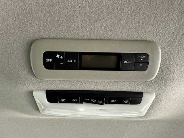 日産 セレナ ハイウェイスター V 兵庫県 2021(令3)年 4.8万km ダイヤモンドブラック ・社外ＳＤナビ/・CN-RE07WD/（CD/DVD/フルセグ/SD/Bluetooth）/・プロパイロット　/・両側パワースライドドア　/・ＢＳＭ/・電子パーキングブレーキ　　/・アラウンドビューモニター　/・デジタルインナーミラー　/・ステアリングスイッチ　/・社外前方ドライブレコーダー　/・社外ETC/・アイドリングストップ/・オートライト/・LEDヘッドライト/・LEDフォグランプ/・純正フロアマット/・純正ドアバイザー