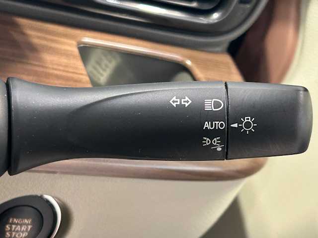 スズキ ラパン ＬＣ X 宮城県 2022(令4)年 2.9万km テラコッタピンクメタリック/アーバンブラウン 2トーン 車線逸脱警報装置/クリアランスソナー/横滑り防止装置/衝突軽減システム/KENWOODオーディオ/・Bluetooth/CD/USB/・ETC/アイドリングストップ/革巻きステアリング/・ステアリングスイッチ/シートヒーター（運転席/助手席）/プッシュスタート/・スマートキー/純正フロアマット/純正アルミホイール 14インチ/ドアバイザー