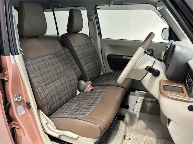 スズキ ラパン ＬＣ X 宮城県 2022(令4)年 2.9万km テラコッタピンクメタリック/アーバンブラウン 2トーン 車線逸脱警報装置/クリアランスソナー/横滑り防止装置/衝突軽減システム/KENWOODオーディオ/・Bluetooth/CD/USB/・ETC/アイドリングストップ/革巻きステアリング/・ステアリングスイッチ/シートヒーター（運転席/助手席）/プッシュスタート/・スマートキー/純正フロアマット/純正アルミホイール 14インチ/ドアバイザー