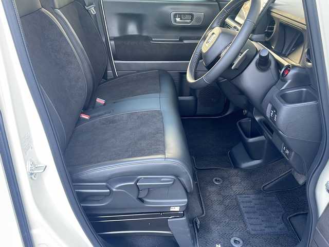 ホンダ Ｎ ＢＯＸ カスタム ターボ 東京都 2023(令5)年 0.2万km プラチナホワイトパール ワンオーナー/登録時走行距離【1730km】/純正ナビ/（フルセグ/BT/CD/DVD/FM/AM/Apple　Car Play/Android Auto）/渋滞追従機能付アダプティブクルーズコントロール/車線維持支援システム/衝突軽減ブレーキ/オートマチックハイビーム/先行車発進お知らせ機能/両側パワースライドドア/パドルシフト/全方位カメラ/ハーフレザーシート/シートヒーター（D/N）/オートホールド/サンシェード/ドライブレコーダー（前後）/スマートキー/スペアキー/ETC2.0