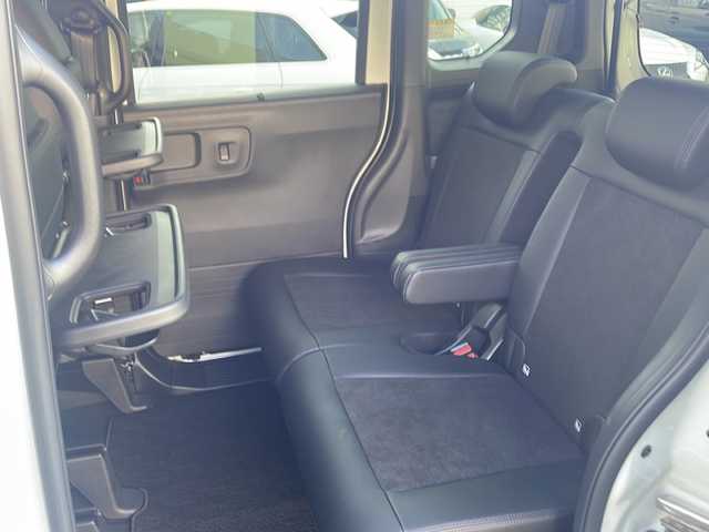 ホンダ Ｎ ＢＯＸ カスタム ターボ 東京都 2023(令5)年 0.2万km プラチナホワイトパール ワンオーナー/登録時走行距離【1730km】/純正ナビ/（フルセグ/BT/CD/DVD/FM/AM/Apple　Car Play/Android Auto）/渋滞追従機能付アダプティブクルーズコントロール/車線維持支援システム/衝突軽減ブレーキ/オートマチックハイビーム/先行車発進お知らせ機能/両側パワースライドドア/パドルシフト/全方位カメラ/ハーフレザーシート/シートヒーター（D/N）/オートホールド/サンシェード/ドライブレコーダー（前後）/スマートキー/スペアキー/ETC2.0