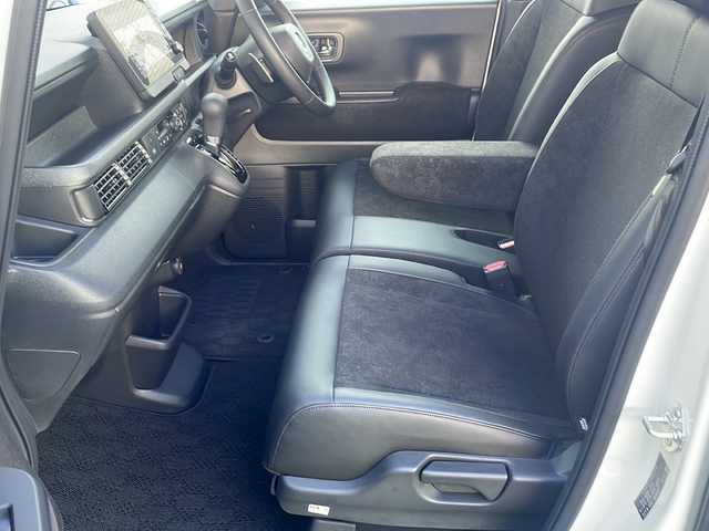 ホンダ Ｎ ＢＯＸ カスタム ターボ 東京都 2023(令5)年 0.2万km プラチナホワイトパール ワンオーナー/登録時走行距離【1730km】/純正ナビ/（フルセグ/BT/CD/DVD/FM/AM/Apple　Car Play/Android Auto）/渋滞追従機能付アダプティブクルーズコントロール/車線維持支援システム/衝突軽減ブレーキ/オートマチックハイビーム/先行車発進お知らせ機能/両側パワースライドドア/パドルシフト/全方位カメラ/ハーフレザーシート/シートヒーター（D/N）/オートホールド/サンシェード/ドライブレコーダー（前後）/スマートキー/スペアキー/ETC2.0