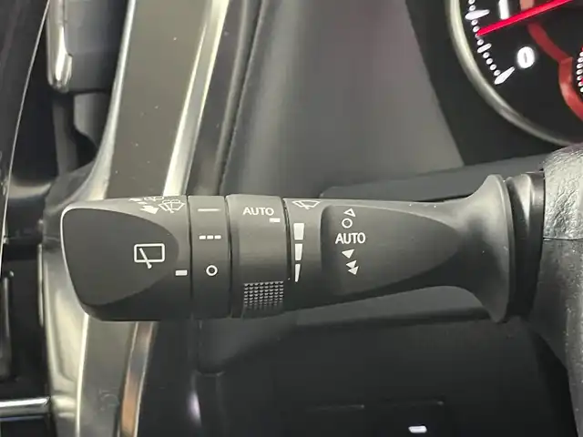 トヨタ ヴェルファイア Z Gエディション 埼玉県 2018(平30)年 5.1万km ホワイトパールクリスタルシャイン フリップダウンモニター/三眼LEDヘッドライト/サンルーフ/両側パワースライドドア/パワーバックドア/本革シート/バックカメラ/コーナーセンサー/純正アルミホイール/ETC2.0/ステアリングヒーター/レーンキープアシスト/ドライブレコーダー/ステアリングスイッチ/スマートキー/プッシュスタート
