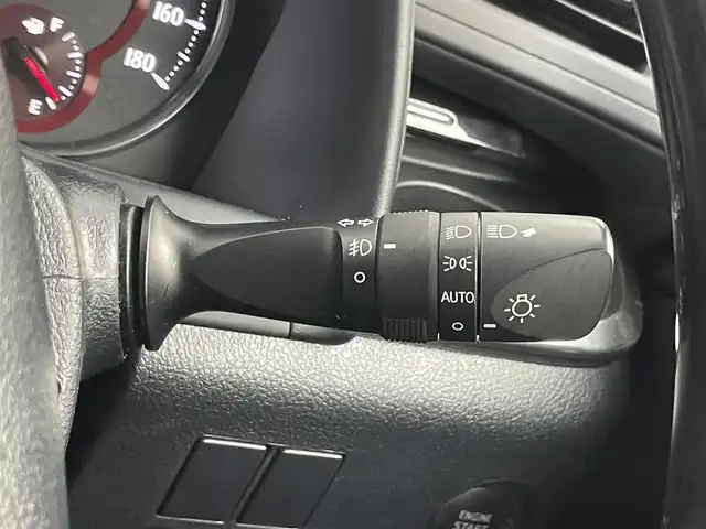トヨタ ヴェルファイア Z Gエディション 埼玉県 2018(平30)年 5.1万km ホワイトパールクリスタルシャイン フリップダウンモニター/三眼LEDヘッドライト/サンルーフ/両側パワースライドドア/パワーバックドア/本革シート/バックカメラ/コーナーセンサー/純正アルミホイール/ETC2.0/ステアリングヒーター/レーンキープアシスト/ドライブレコーダー/ステアリングスイッチ/スマートキー/プッシュスタート
