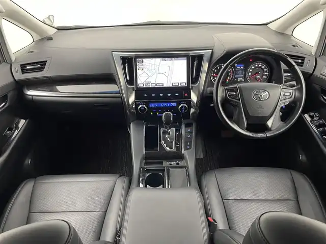 トヨタ ヴェルファイア Z Gエディション 埼玉県 2018(平30)年 5.1万km ホワイトパールクリスタルシャイン フリップダウンモニター/三眼LEDヘッドライト/サンルーフ/両側パワースライドドア/パワーバックドア/本革シート/バックカメラ/コーナーセンサー/純正アルミホイール/ETC2.0/ステアリングヒーター/レーンキープアシスト/ドライブレコーダー/ステアリングスイッチ/スマートキー/プッシュスタート