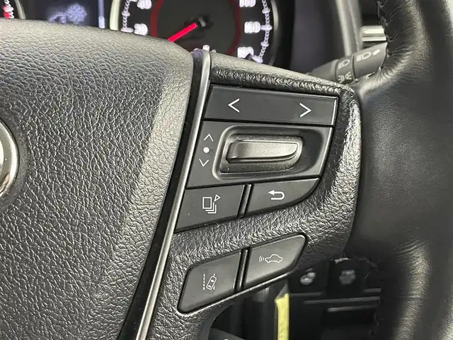 トヨタ ヴェルファイア Z Gエディション 埼玉県 2018(平30)年 5.1万km ホワイトパールクリスタルシャイン フリップダウンモニター/三眼LEDヘッドライト/サンルーフ/両側パワースライドドア/パワーバックドア/本革シート/バックカメラ/コーナーセンサー/純正アルミホイール/ETC2.0/ステアリングヒーター/レーンキープアシスト/ドライブレコーダー/ステアリングスイッチ/スマートキー/プッシュスタート