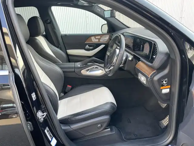 メルセデス・ベンツ ＧＬＥ４５０ 4MATIC スポーツ 栃木県 2019(令1)年 4.9万km オブシディアンブラック 純正ナビ（BT/USB/フルセグTV）/レザーエクスクルーシブパッケージ/スライディングムーンルーフ/デジタルインナーミラー/ヘッドアップディスプレイ/置き型充電/Burmesterサウンド/パワーバックドア/ステアリングアシスト/アクティブレーンキーピングアシスト/道路標識アシスト/アクティブブレーキアシスト/ブラインドスポットアシスト/レーンチェンジアシスト/レーダークルーズコントロール/前席エアーシート/全席シートヒーター/全席パワーシート/アンビエントライト/ドライブレコーダー/エアーサスペンション/オートチルト＆テレスコピックステアリング/パドルシフト/サイドステップ/ルーフレール/トランクマット/トランクロールシェード/保証書/取説