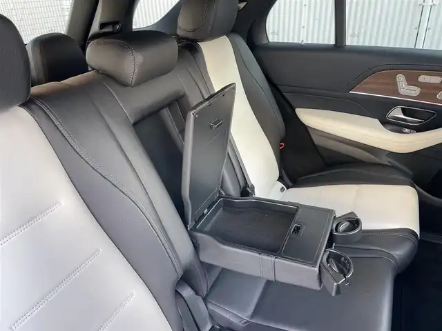 メルセデス・ベンツ ＧＬＥ４５０ 4MATIC スポーツ 栃木県 2019(令1)年 4.9万km オブシディアンブラック 純正ナビ（BT/USB/フルセグTV）/レザーエクスクルーシブパッケージ/スライディングムーンルーフ/デジタルインナーミラー/ヘッドアップディスプレイ/置き型充電/Burmesterサウンド/パワーバックドア/ステアリングアシスト/アクティブレーンキーピングアシスト/道路標識アシスト/アクティブブレーキアシスト/ブラインドスポットアシスト/レーンチェンジアシスト/レーダークルーズコントロール/前席エアーシート/全席シートヒーター/全席パワーシート/アンビエントライト/ドライブレコーダー/エアーサスペンション/オートチルト＆テレスコピックステアリング/パドルシフト/サイドステップ/ルーフレール/トランクマット/トランクロールシェード/保証書/取説