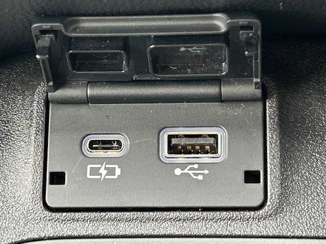 トヨタ シエンタ ハイブリッド Z 栃木県 2023(令5)年 3.6万km ブラック モデリスタエアロ/アクセサリーコンセント（OP）/ディスプレイオーディオプラス（OP）/4WD/コンフォートパッケージ（OP）/純正メモリナビ&フルセグTV&USB&BT/純正15インチAW（OP）/トヨタセーフティセンス/アダプティブクルーズコントロール/レーンディパーチャーアラート/ブラインドスポットモニター/プリクラッシュセーフティ/プロアクティブドライビングアシスト/リアクロストラフィックアラート/パーキングサポートブレーキ/オートマチックハイビーム/ロードサインアシスト/両側パワースライドドア/前席シートヒーター/ステアリングスイッチ/ステアリングヒーター/ウォークスルー/2列目サンシェード/全方位カメラ/ビルトインETC2.0/LEDヘッドライト/オートライト/電動格納ミラー/ウィンカーミラー/ドアミラーヒーター/純正フロアマット/純正ドアバイザー/プッシュスタート/スマートキー/スペアキー1本