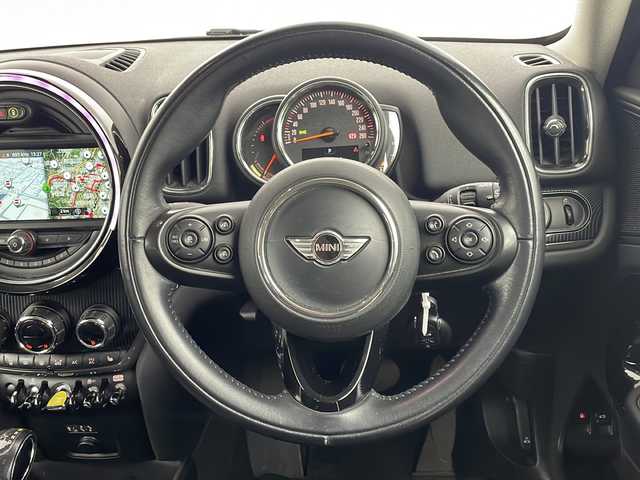 ＭＩＮＩ ミニ クロスオーバー クーパー S E オール4 新潟県 2018(平30)年 6万km メルティングシルバーM ４WD/衝突被害軽減ブレーキ/ターボ/PHEV/純正HDDナビ/　　AM/FM/BT/USB/AUX/バックモニター/アクティブクルーズコントロール/LEDオートライト/オートマチックハイビーム/前席シートヒーター/純正アルミホイール付/電動パーキングブレーキ/電動格納ミラー/フロアマット/ドアバイザー/スマートキー/充電コード付き