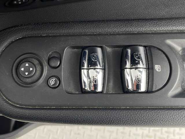 ＭＩＮＩ ミニ クロスオーバー クーパー S E オール4 新潟県 2018(平30)年 6万km メルティングシルバーM ４WD/衝突被害軽減ブレーキ/ターボ/PHEV/純正HDDナビ/　　AM/FM/BT/USB/AUX/バックモニター/アクティブクルーズコントロール/LEDオートライト/オートマチックハイビーム/前席シートヒーター/純正アルミホイール付/電動パーキングブレーキ/電動格納ミラー/フロアマット/ドアバイザー/スマートキー/充電コード付き