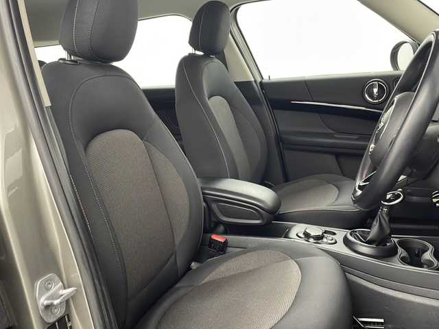 ＭＩＮＩ ミニ クロスオーバー クーパー S E オール4 新潟県 2018(平30)年 6万km メルティングシルバーM ４WD/衝突被害軽減ブレーキ/ターボ/PHEV/純正HDDナビ/　　AM/FM/BT/USB/AUX/バックモニター/アクティブクルーズコントロール/LEDオートライト/オートマチックハイビーム/前席シートヒーター/純正アルミホイール付/電動パーキングブレーキ/電動格納ミラー/フロアマット/ドアバイザー/スマートキー/充電コード付き