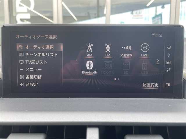 レクサス ＮＸ 300 Fスポーツ 青森県 2020(令2)年 6.2万km ホワイトノーヴァガラスフレーク ワンオーナー/4WD/三眼LEDヘッドライト/白黒ハーフレザーシート/純正ナビ（フルセグ/BlueTooth）/パワーバックドア/フロントシートパワーシート/フロントシートヒーター/フロントシートベンチレーター/ステアリングヒーター/クルーズコントロール/レーントレーシングスイッチ/360°カメラ/バック/サイド/フロントカメラ/AWDロックモードスイッチ/LEDヘッドライト/フォグランプ/19インチ純正アルミホイール/カードキー/スペアキー/ビルトイン2.0ETC/前後ドライブレコーダー/ヘッドアップディスプレイ/ディーラー記録簿R4/R6/R7/保証書/取扱説明書/ナビ説明書