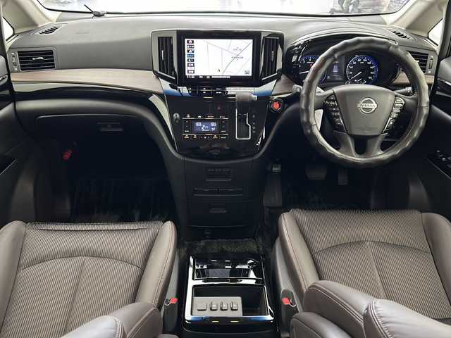 日産 エルグランド 250ハイウェイスターS 宮城県 2022(令4)年 3.4万km 黒 10インチナビ（ドライブレコーダー連動）/・Bluetooth/AM/FM/TV）/クルーズコントロール/両側パワースライドドア/エンジンスターター/ETC/プッシュボタン/純正フロアマット/純正アルミホイール/全方位カメラ/横滑り防止装置/ABS/LEDヘッドライト/電動リアゲート