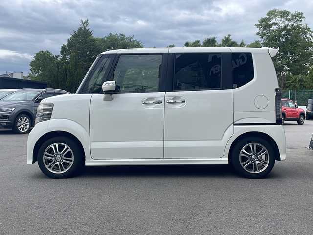 ホンダ Ｎ ＢＯＸ カスタム G SSパッケージ 愛知県 2014(平26)年 4.9万km プレミアムホワイトパール ・純正ナビ(CD/DVD/BT/FM/AM)　/・TV/・両側パワースライドドア/・ETC/・バックカメラ/・CTBA/・純正アルミホイール　/・社外AW付冬タイヤ車載　/・キセノンヘッドライト　/・フォグランプ　/・純正フロアマット