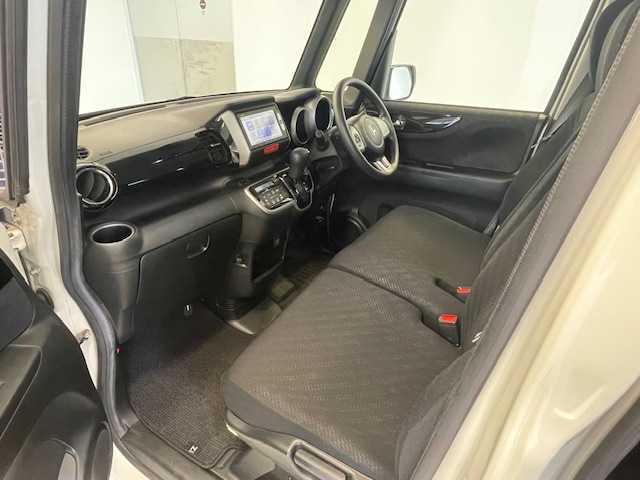 ホンダ Ｎ ＢＯＸ カスタム G SSパッケージ 静岡県 2014(平26)年 5万km プレミアムホワイトパール (株)IDOMが運営する【じしゃロン浜松店】の自社ローン専用車両になりますこちらは現金またはオートローンご利用時の価格です。自社ローンご希望の方は別途その旨お申付け下さい/純正ナビ（VXM-155VSi)/ (CD/DVD/BT/FM/AM)　/ワンセグTV/両側パワースライドドア/ETC/バックカメラ/CTBA/純正アルミホイール　/社外AW付冬タイヤ車載　/キセノンヘッドライト　/フォグランプ　/純正フロアマット