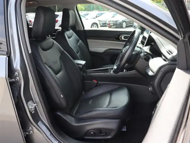 クライスラー・ジープ コンパス 長野県 2021(令3)年 6.2万km グレー 黒革シート　/ＵｃｏｎｎｅｃｔナビＴＶ　/３６０°　/ＣａｒＰｌａｙ　/ＡＬＰＩＮＥサウンド　/ＡＣＣ　/衝突軽減Ｂ　/ＬＫＡ　/ＢＳＭ　/ＰａｒｋＳｅｎｓｅ　/パワーシート／ヒーター／ステアヒーター　/パワーバックドア