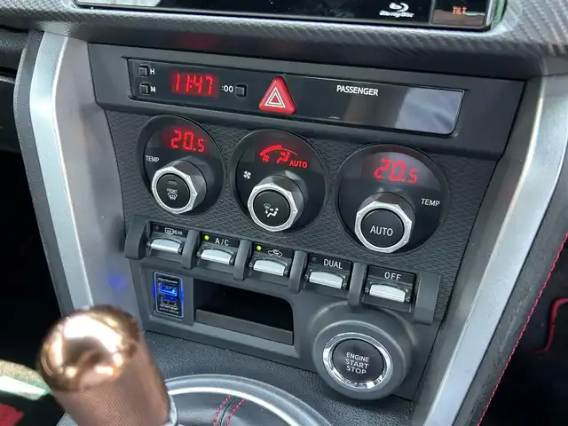 スバル ＢＲＺ S 群馬県 2016(平28)年 1万km WRブルーパール 6MT車/社外SDナビ/（CD/DVD/SD/Bluetooth/USB/iPod）/フルセグテレビ/バックカメラ/クルーズコントロール/プッシュスタート/純正トルセンLSD/オートライト/社外シフトノブ/純正17インチアルミホイール/ETC/HIDヘッドライト
