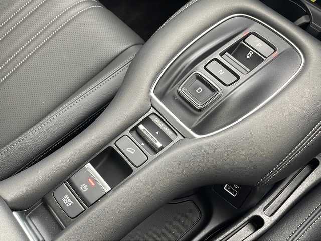 ホンダ ＺＲ－Ｖ ハイブリッド e:HEV Z 沖縄県 2024(令6)年 1.3万km ミッドナイトブルービームM 純正9インチナビ/（BT/フルセグ/USB）/マルチビューカメラ/ビルトインETC2.0/BOSEサウンド/ダウンヒルアシスト/ワイヤレス充電/レザーシート/メモリ付きパワーシート/シートヒーター/ステアリングヒーター/ホンダセンシング/衝突軽減ブレーキ/前後誤発進抑制/ブラインドスポットインフォメーション/追従クルーズコントロール/レーキープアシスト/トラフィックジャムアシスト/標識認識機能/歩行者事故低減ステアリング/パーキングセンサー/後退出庫サポート/オートハイビーム/アダプティブコーナリングライト