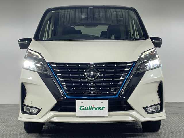 日産 セレナ e－パワー ハイウェイスター V 神奈川県 2020(令2)年 3.3万km ブリリアントホワイトパール 2トーン 純正10インチSDナビ/AM&FM&BT&フルセグTV/全方位モニター/純正フリップダウンモニター/デジタルインナーミラー/社外ドライブレコーダー/純正ビルトインETC2.0/両側パワースライドドア/ハンズフリーパワースライドドア/リアオートエアコン/3列目ヒーターダクト/ステアリングヒーター/プロパイロット/全方位運転支援システム/インテリジェントエマージェンシーブレーキ/踏み間違い衝突防止アシスト/車線逸脱防止支援システム/後側方衝突防止支援システム/標識検知機能/前方衝突予測警報/車線逸脱警報/後側方車両検知警報/後退時車両検知警報/インテリジェントクルーズコントロール/電動パーキングブレーキ/ブレーキオートホールド/LEDヘッドライト/オートハイビーム/LEDフォグライト/純正AW付スタッドレスタイヤ積込