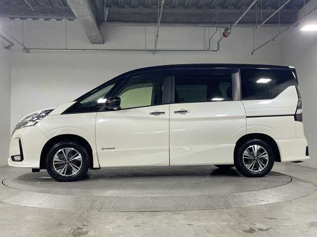 日産 セレナ e－パワー ハイウェイスター V 神奈川県 2020(令2)年 3.3万km ブリリアントホワイトパール 2トーン 純正10インチSDナビ/AM&FM&BT&フルセグTV/全方位モニター/純正フリップダウンモニター/デジタルインナーミラー/社外ドライブレコーダー/純正ビルトインETC2.0/両側パワースライドドア/ハンズフリーパワースライドドア/リアオートエアコン/3列目ヒーターダクト/ステアリングヒーター/プロパイロット/全方位運転支援システム/インテリジェントエマージェンシーブレーキ/踏み間違い衝突防止アシスト/車線逸脱防止支援システム/後側方衝突防止支援システム/標識検知機能/前方衝突予測警報/車線逸脱警報/後側方車両検知警報/後退時車両検知警報/インテリジェントクルーズコントロール/電動パーキングブレーキ/ブレーキオートホールド/LEDヘッドライト/オートハイビーム/LEDフォグライト/純正AW付スタッドレスタイヤ積込