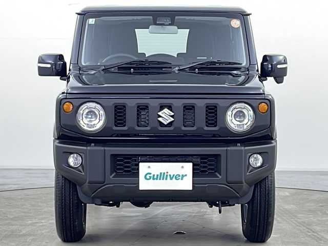 スズキ ジムニー XC 道央・札幌 2025(令7)年 0.1万km未満 ブルーイッシュブラックパール3 ・4WD/・クルーズコントロール/・スズキセーフティサポート/・車線逸脱警報/・プリクラッシュセーフティ/・パーキングソナー/・デュアルセンサーブレーキサポート/・ハイビームアシスト/・誤発進抑制機能/・ふらつき警報/・先行車発進お知らせ/・アイドリングストップ/・横滑り防止/・ダウンヒルアシストコントロール/・全席シートヒーター/・ドアミラーヒーター/・オートライト/・オートマチックハイビーム/・LEDヘッドライト/・フォグランプ