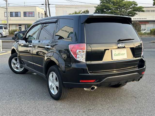 スバル フォレスター 2．0XS スタイル 鳥取県 2012(平24)年 6.9万km オブシディアンブラックパール 4WD/社外ナビ/フルセグ/DVD/CD/BT/バックカメラ/キセノンライト/フォグライト/純正16インチアルミホイール/電動格納ミラー/フロアマット/ドアバイザー/取扱説明書/スペアキー/スタッドレスセット積込み