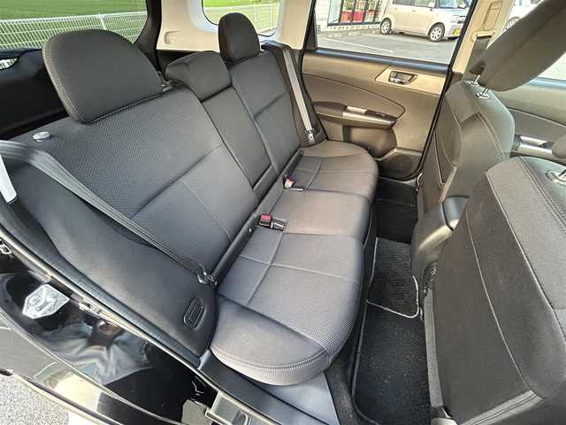 スバル フォレスター 2．0XS スタイル 鳥取県 2012(平24)年 6.9万km オブシディアンブラックパール 4WD/社外ナビ/フルセグ/DVD/CD/BT/バックカメラ/キセノンライト/フォグライト/純正16インチアルミホイール/電動格納ミラー/フロアマット/ドアバイザー/取扱説明書/スペアキー/スタッドレスセット積込み