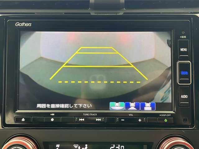 ホンダ シビック ハッチバック 秋田県 2020(令2)年 1.9万km ソニックグレーパール 純正ナビ(CD/DVD/BT/フルセグ)/[VXM-204VFi]/トップロードサンルーフ/運転席8Way/助手席4Wayパワーシート/Honda SENSING/・衝突軽減ブレーキ〈CMBS〉/・歩行者事故低減ステアリング/・路外逸脱抑制機能/・渋滞追従機能付ACC〈アダプティブ・クルーズ・コントロール)/・LKAS〈車線維持支援システム〉/・先行車発進お知らせ機能/・オートハイビーム/・標識認識機能/バックカメラ/運転席＆助手席シートヒーター/ETC2.0車載器/電子制御パーキングブレーキ/オートブレーキホールド機能/Hondaスマートキーシステム/パドルシフト/前後ドライブレコーダー/ヒーテッドドアミラー/純正18インチアルミホイール