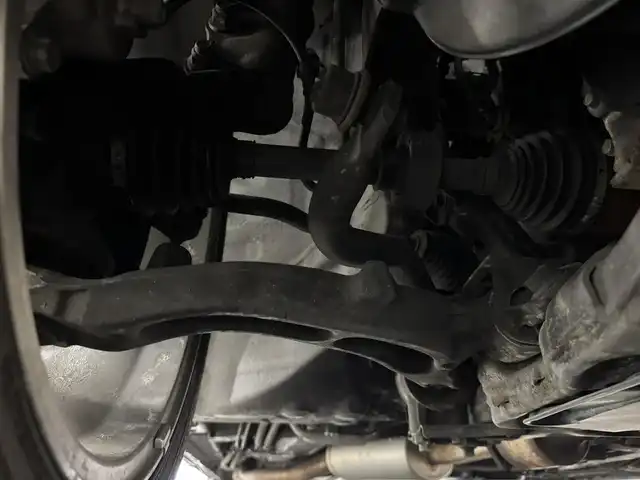 ホンダ オデッセイ アブソルート EX ADV 三重県 2015(平27)年 7.1万km クリスタルブラックパール ガソリン/FF/MTモード付インパネCVT/純正 7インチナビ/（FM/AM/CD/DVD/USB/iPod/Bluetooth/TV/HDMI/後席HDMI）/純正 9インチ後席モニター/マルチビューカメラシステム（360カメラ）/両側パワースライドドア/ビルトインETC/Honda SENSING/・衝突軽減ブレーキ［CMBS］/・車線維持支援システム［LKAS］/・路外逸脱抑制機能/・アダプティブクルーズコントロール［ACC］/・先行車発進お知らせ機能/・ブラインドスポットシステム/・標識認識機能（常駐表示機能付）/・スマートパーキングアシストシステム/装備/・ハーフレザーシート/・パワーシート（D8way）/・トリプルゾーンコントロール・フルオートエアコン（前席左右＋後席）/・プレミアムクレードル2ndシート（オットマン・バックシェル付）/・オートライト/・LEDヘッドライト/・電動格納ドアミラー（ヒーター付）/・パドルシフト/・ステアリングスイッチ/・社外AW（18×7J ＋52 114.3-5）あり/・プッシュスタート/・スマートキーx3/など