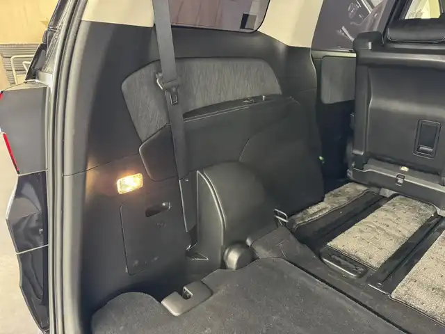 ホンダ オデッセイ アブソルート EX ADV 三重県 2015(平27)年 7.1万km クリスタルブラックパール ガソリン/FF/MTモード付インパネCVT/純正 7インチナビ/（FM/AM/CD/DVD/USB/iPod/Bluetooth/TV/HDMI/後席HDMI）/純正 9インチ後席モニター/マルチビューカメラシステム（360カメラ）/両側パワースライドドア/ビルトインETC/Honda SENSING/・衝突軽減ブレーキ［CMBS］/・車線維持支援システム［LKAS］/・路外逸脱抑制機能/・アダプティブクルーズコントロール［ACC］/・先行車発進お知らせ機能/・ブラインドスポットシステム/・標識認識機能（常駐表示機能付）/・スマートパーキングアシストシステム/装備/・ハーフレザーシート/・パワーシート（D8way）/・トリプルゾーンコントロール・フルオートエアコン（前席左右＋後席）/・プレミアムクレードル2ndシート（オットマン・バックシェル付）/・オートライト/・LEDヘッドライト/・電動格納ドアミラー（ヒーター付）/・パドルシフト/・ステアリングスイッチ/・社外AW（18×7J ＋52 114.3-5）あり/・プッシュスタート/・スマートキーx3/など