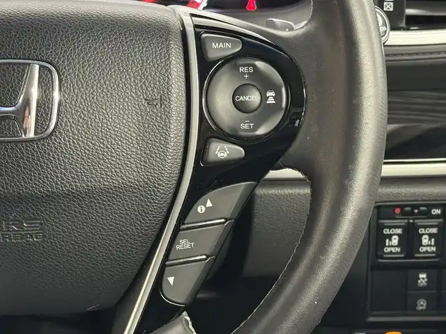 ホンダ オデッセイ アブソルート EX ADV 三重県 2015(平27)年 7.1万km クリスタルブラックパール ガソリン/FF/MTモード付インパネCVT/純正 7インチナビ/（FM/AM/CD/DVD/USB/iPod/Bluetooth/TV/HDMI/後席HDMI）/純正 9インチ後席モニター/マルチビューカメラシステム（360カメラ）/両側パワースライドドア/ビルトインETC/Honda SENSING/・衝突軽減ブレーキ［CMBS］/・車線維持支援システム［LKAS］/・路外逸脱抑制機能/・アダプティブクルーズコントロール［ACC］/・先行車発進お知らせ機能/・ブラインドスポットシステム/・標識認識機能（常駐表示機能付）/・スマートパーキングアシストシステム/装備/・ハーフレザーシート/・パワーシート（D8way）/・トリプルゾーンコントロール・フルオートエアコン（前席左右＋後席）/・プレミアムクレードル2ndシート（オットマン・バックシェル付）/・オートライト/・LEDヘッドライト/・電動格納ドアミラー（ヒーター付）/・パドルシフト/・ステアリングスイッチ/・社外AW（18×7J ＋52 114.3-5）あり/・プッシュスタート/・スマートキーx3/など