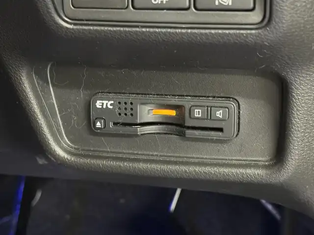 ホンダ オデッセイ アブソルート EX ADV 三重県 2015(平27)年 7.1万km クリスタルブラックパール ガソリン/FF/MTモード付インパネCVT/純正 7インチナビ/（FM/AM/CD/DVD/USB/iPod/Bluetooth/TV/HDMI/後席HDMI）/純正 9インチ後席モニター/マルチビューカメラシステム（360カメラ）/両側パワースライドドア/ビルトインETC/Honda SENSING/・衝突軽減ブレーキ［CMBS］/・車線維持支援システム［LKAS］/・路外逸脱抑制機能/・アダプティブクルーズコントロール［ACC］/・先行車発進お知らせ機能/・ブラインドスポットシステム/・標識認識機能（常駐表示機能付）/・スマートパーキングアシストシステム/装備/・ハーフレザーシート/・パワーシート（D8way）/・トリプルゾーンコントロール・フルオートエアコン（前席左右＋後席）/・プレミアムクレードル2ndシート（オットマン・バックシェル付）/・オートライト/・LEDヘッドライト/・電動格納ドアミラー（ヒーター付）/・パドルシフト/・ステアリングスイッチ/・社外AW（18×7J ＋52 114.3-5）あり/・プッシュスタート/・スマートキーx3/など