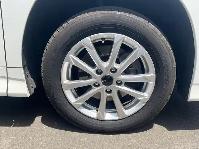 トヨタ ノア ハイブリッド S－G 秋田県 2024(令6)年 10.7万km ホワイトパールクリスタルシャイン ４WD/衝突軽減システム/LEDヘッドライト/片側パワースライドドア/純正メモリナビ（DVD/CD再生可能）/フルセグ/デジタルインナーミラー一体型バックカメラ/MONZA JAPAN製16インチアルミ（夏タイヤ装着）/スマートキー/アイドリングストップ/プッシュスタート/コーナーセンサー/オートマチックハイビーム/レーダークルーズコントロール追従走行有/LTA（レーントレーシングアシスト）/ステアリングスイッチ/電動パーキングブレーキ/ブレーキホールド機能/ETC2.0/ドライブレコーダー/純正フロアマット/純正ドアバイザー/オートライト/オートエアコン/パワーステアリング/パワーウィンドウ/ヘッドライトレベライザー/ウォークスルー/横滑り防止/盗難防止装置/電動格納ウィンカーミラー/キーレスエントリー/保証書/取扱説明書/記録簿/スペアキー1本有