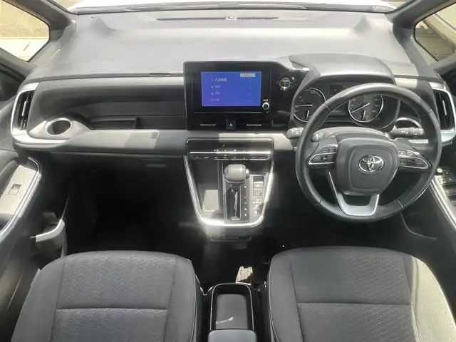 トヨタ ノア ハイブリッド S－G 秋田県 2024(令6)年 10.7万km ホワイトパールクリスタルシャイン ４WD/衝突軽減システム/LEDヘッドライト/片側パワースライドドア/純正メモリナビ（DVD/CD再生可能）/フルセグ/デジタルインナーミラー一体型バックカメラ/MONZA JAPAN製16インチアルミ（夏タイヤ装着）/スマートキー/アイドリングストップ/プッシュスタート/コーナーセンサー/オートマチックハイビーム/レーダークルーズコントロール追従走行有/LTA（レーントレーシングアシスト）/ステアリングスイッチ/電動パーキングブレーキ/ブレーキホールド機能/ETC2.0/ドライブレコーダー/純正フロアマット/純正ドアバイザー/オートライト/オートエアコン/パワーステアリング/パワーウィンドウ/ヘッドライトレベライザー/ウォークスルー/横滑り防止/盗難防止装置/電動格納ウィンカーミラー/キーレスエントリー/保証書/取扱説明書/記録簿/スペアキー1本有