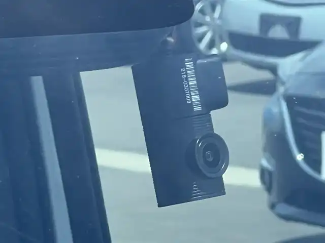 トヨタ ノア ハイブリッド S－G 秋田県 2024(令6)年 10.7万km ホワイトパールクリスタルシャイン ４WD/衝突軽減システム/LEDヘッドライト/片側パワースライドドア/純正メモリナビ（DVD/CD再生可能）/フルセグ/デジタルインナーミラー一体型バックカメラ/MONZA JAPAN製16インチアルミ（夏タイヤ装着）/スマートキー/アイドリングストップ/プッシュスタート/コーナーセンサー/オートマチックハイビーム/レーダークルーズコントロール追従走行有/LTA（レーントレーシングアシスト）/ステアリングスイッチ/電動パーキングブレーキ/ブレーキホールド機能/ETC2.0/ドライブレコーダー/純正フロアマット/純正ドアバイザー/オートライト/オートエアコン/パワーステアリング/パワーウィンドウ/ヘッドライトレベライザー/ウォークスルー/横滑り防止/盗難防止装置/電動格納ウィンカーミラー/キーレスエントリー/保証書/取扱説明書/記録簿/スペアキー1本有